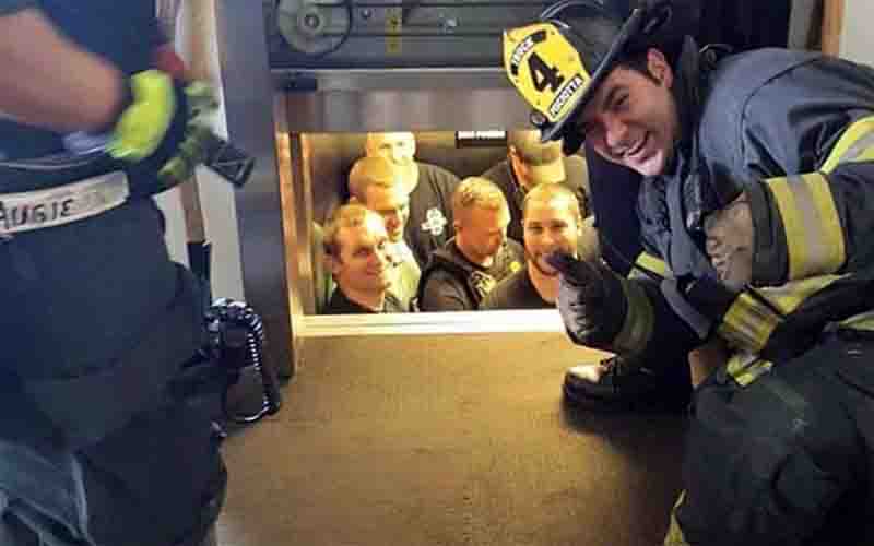 Hướng dẫn cứu hộ thang máy